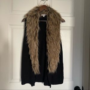 Faux fur trim knit vest